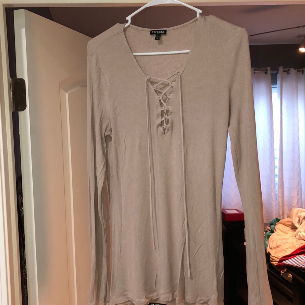 Express ribbed long sleeve with adjustable strings